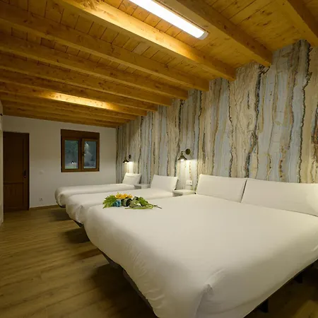 Piscina Climatizada Y Cubierta 365 Dias En Con Encanto El Puentuco De Casas Mas Valoradas De Cantabria