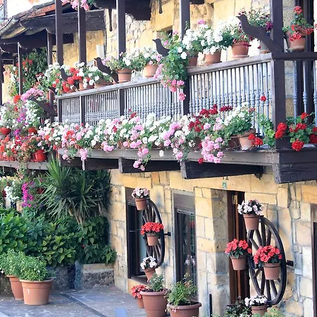 Piscina Climatizada Y Cubierta 365 Dias En Con Encanto El Puentuco De Casas Mas Valoradas De Cantabria Villacarriedo