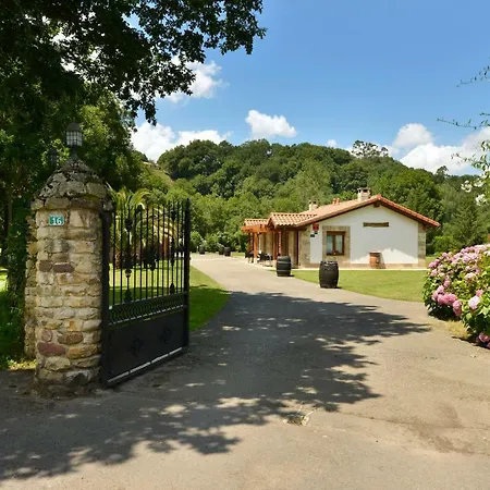 Piscina Climatizada Y Cubierta 365 Dias En Con Encanto El Puentuco De Casas Mas Valoradas De Cantabria *