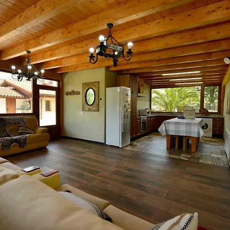 Piscina Climatizada Y Cubierta 365 Dias En Con Encanto El Puentuco De Casas Mas Valoradas De Cantabria *