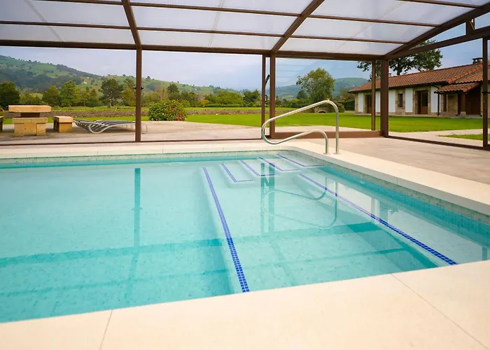Piscina Climatizada Y Cubierta 365 Dias En Casa Rural Con Encanto El Puentuco Una De Las Casas Mas Valoradas De Cantabria