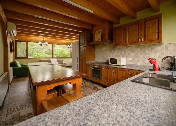 Piscina Climatizada Y Cubierta 365 Dias En Casa Rural Con Encanto El Puentuco Una De Las Casas Mas Valoradas De Cantabria Landhaus