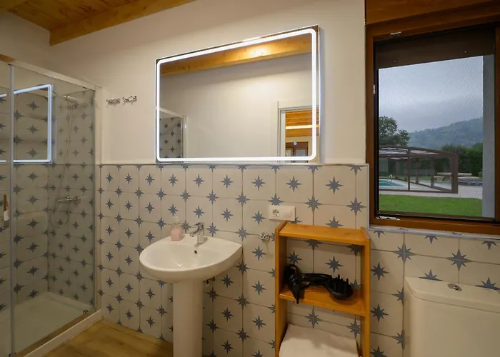 Piscina Climatizada Y Cubierta 365 Dias En Casa Rural Con Encanto El Puentuco Una De Las Casas Mas Valoradas De Cantabria Villacarriedo