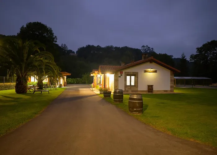 Landhaus Piscina Climatizada Y Cubierta 365 Dias En Casa Rural Con Encanto El Puentuco Una De Las Casas Mas Valoradas De Cantabria