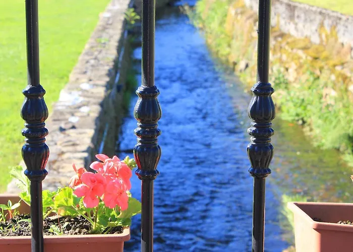 Landhaus Piscina Climatizada Y Cubierta 365 Dias En Casa Rural Con Encanto El Puentuco Una De Las Casas Mas Valoradas De Cantabria Villacarriedo