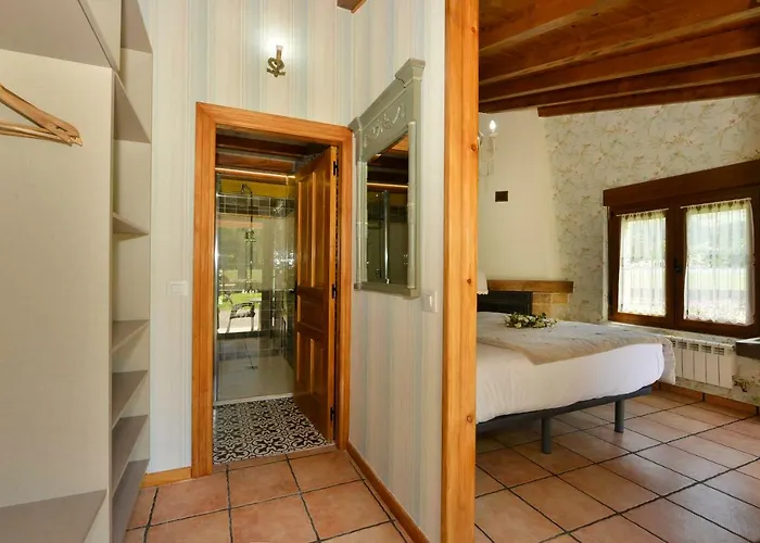 Landhaus Piscina Climatizada Y Cubierta 365 Dias En Casa Rural Con Encanto El Puentuco Una De Las Casas Mas Valoradas De Cantabria