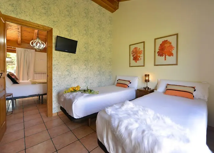 Piscina Climatizada Y Cubierta 365 Dias En Casa Rural Con Encanto El Puentuco Una De Las Casas Mas Valoradas De Cantabria * Villacarriedo