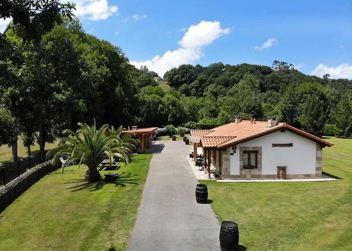 Piscina Climatizada Y Cubierta 365 Dias En Casa Rural Con Encanto El Puentuco Una De Las Casas Mas Valoradas De Cantabria Landhaus Villacarriedo