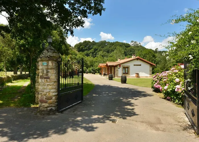 Piscina Climatizada Y Cubierta 365 Dias En Casa Rural Con Encanto El Puentuco Una De Las Casas Mas Valoradas De Cantabria *
