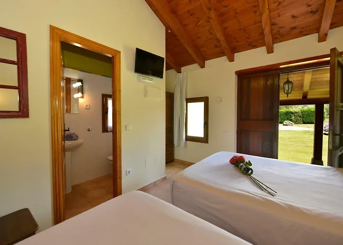 Piscina Climatizada Y Cubierta 365 Dias En Casa Rural Con Encanto El Puentuco Una De Las Casas Mas Valoradas De Cantabria Landhaus