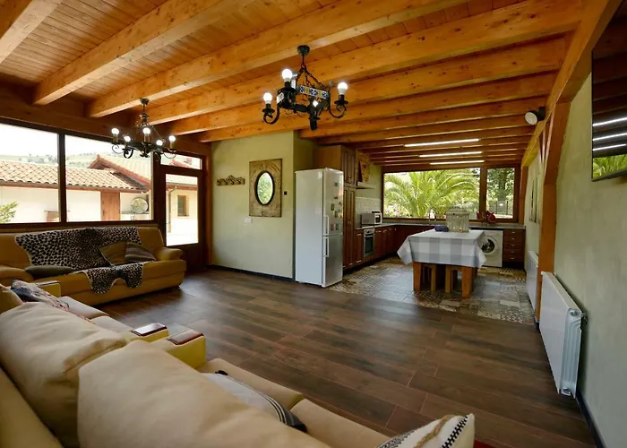 Piscina Climatizada Y Cubierta 365 Dias En Casa Rural Con Encanto El Puentuco Una De Las Casas Mas Valoradas De Cantabria *