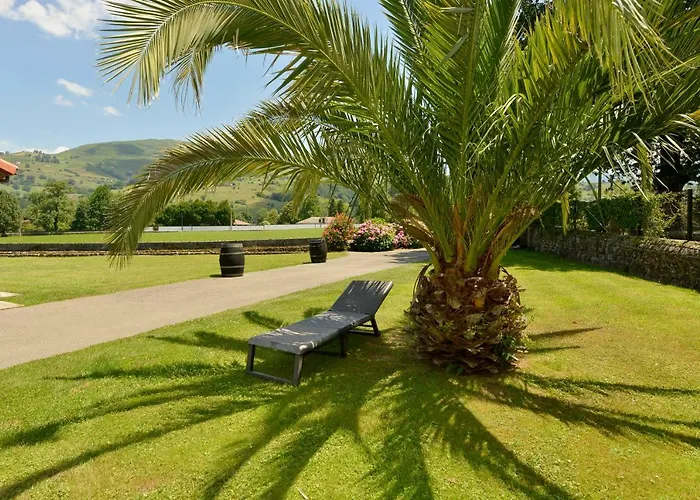Landhaus Piscina Climatizada Y Cubierta 365 Dias En Casa Rural Con Encanto El Puentuco Una De Las Casas Mas Valoradas De Cantabria Villacarriedo